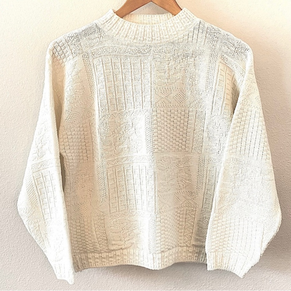 VINTAGE CARLY BLAKE Cream Colored Crewneck Knit Sweater Size Small Made in USA